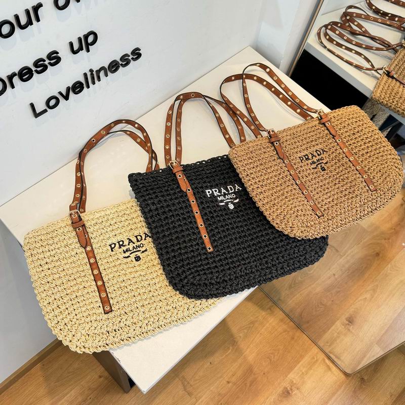 Prada beach bag dx11